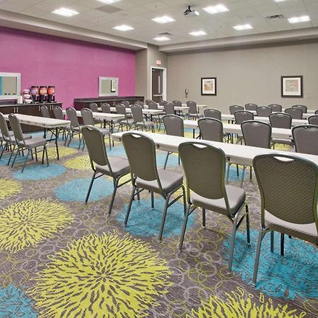 Hampton Inn Карни Экстерьер фото