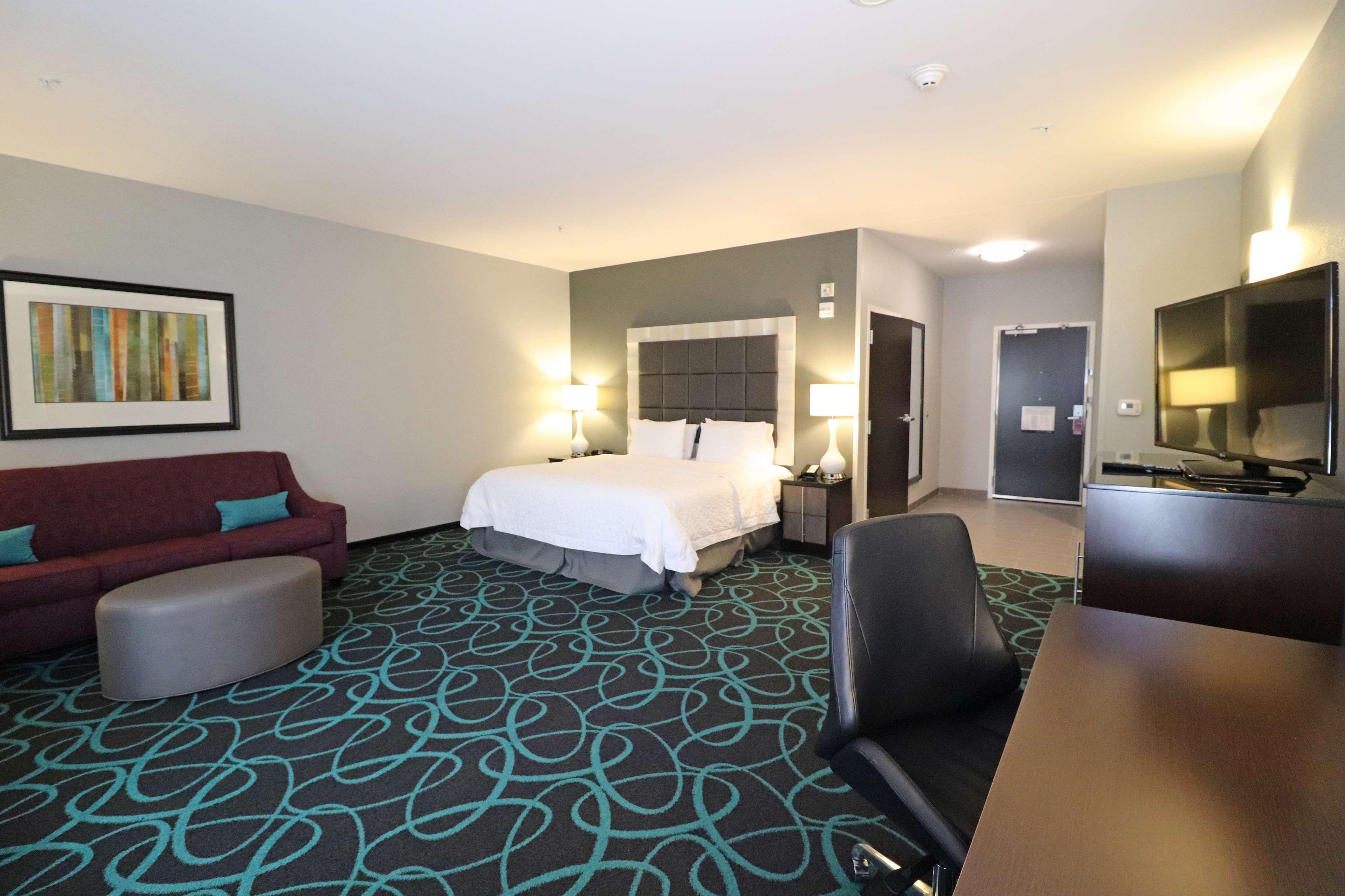Hampton Inn Карни Экстерьер фото