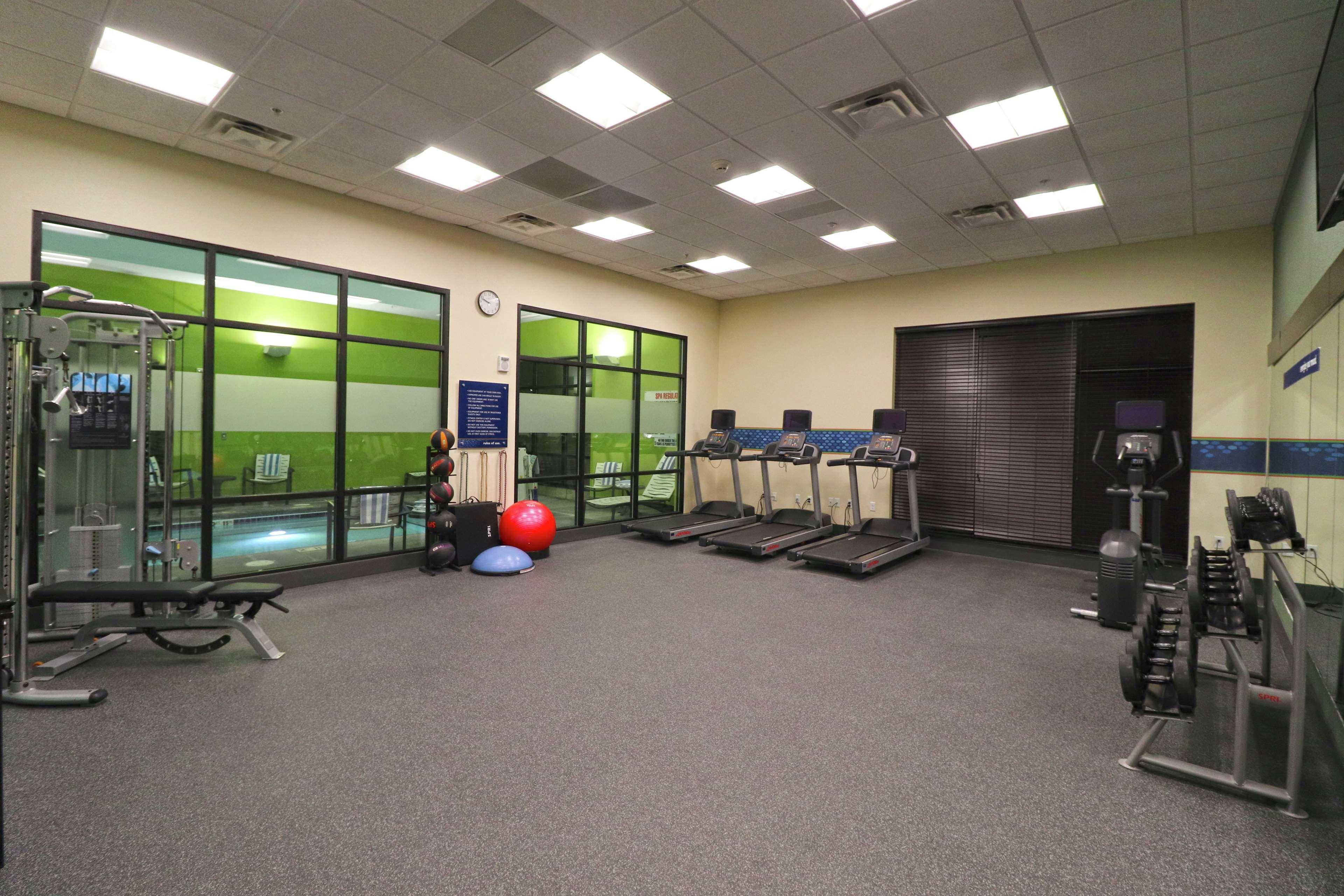 Hampton Inn Карни Экстерьер фото