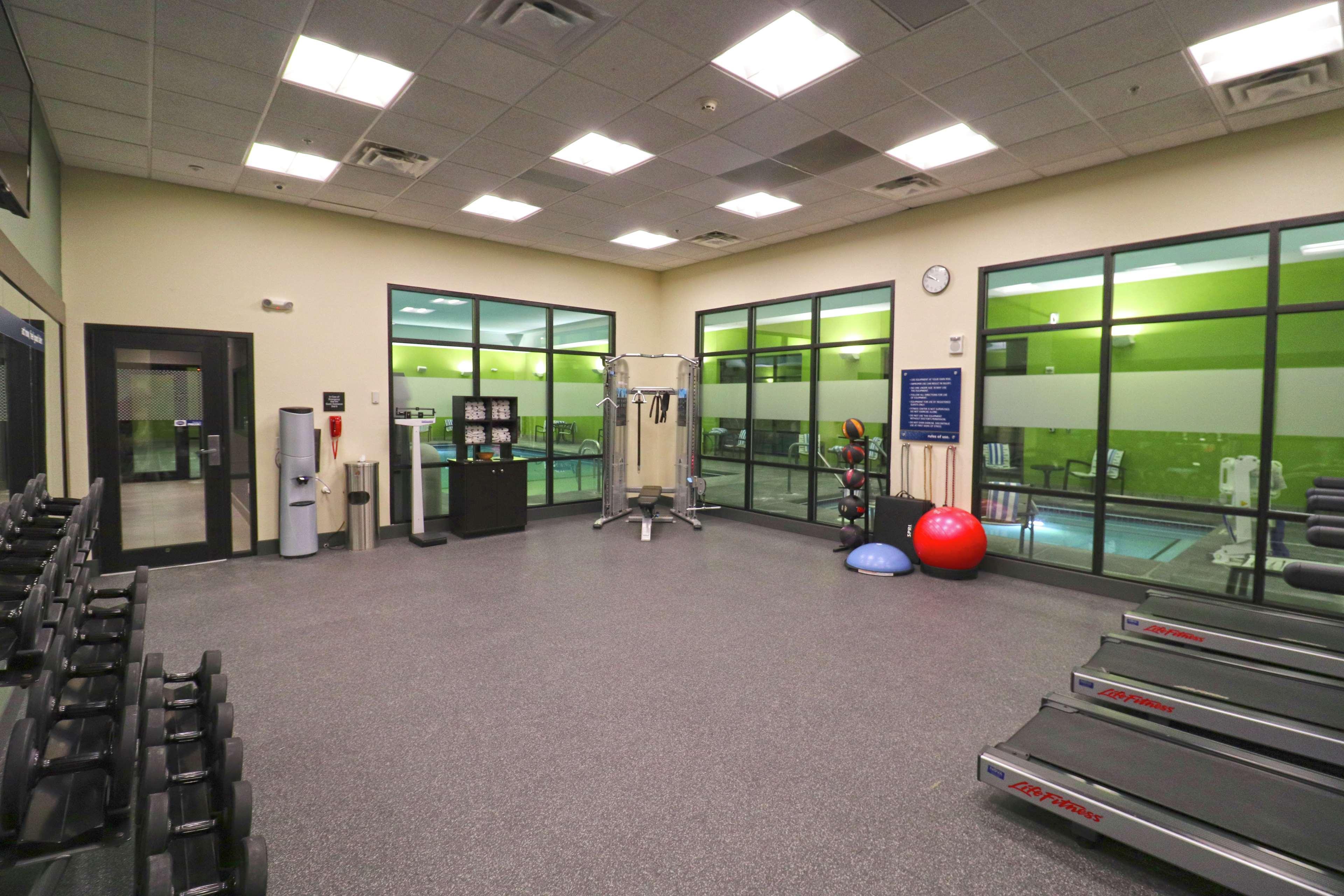 Hampton Inn Карни Экстерьер фото