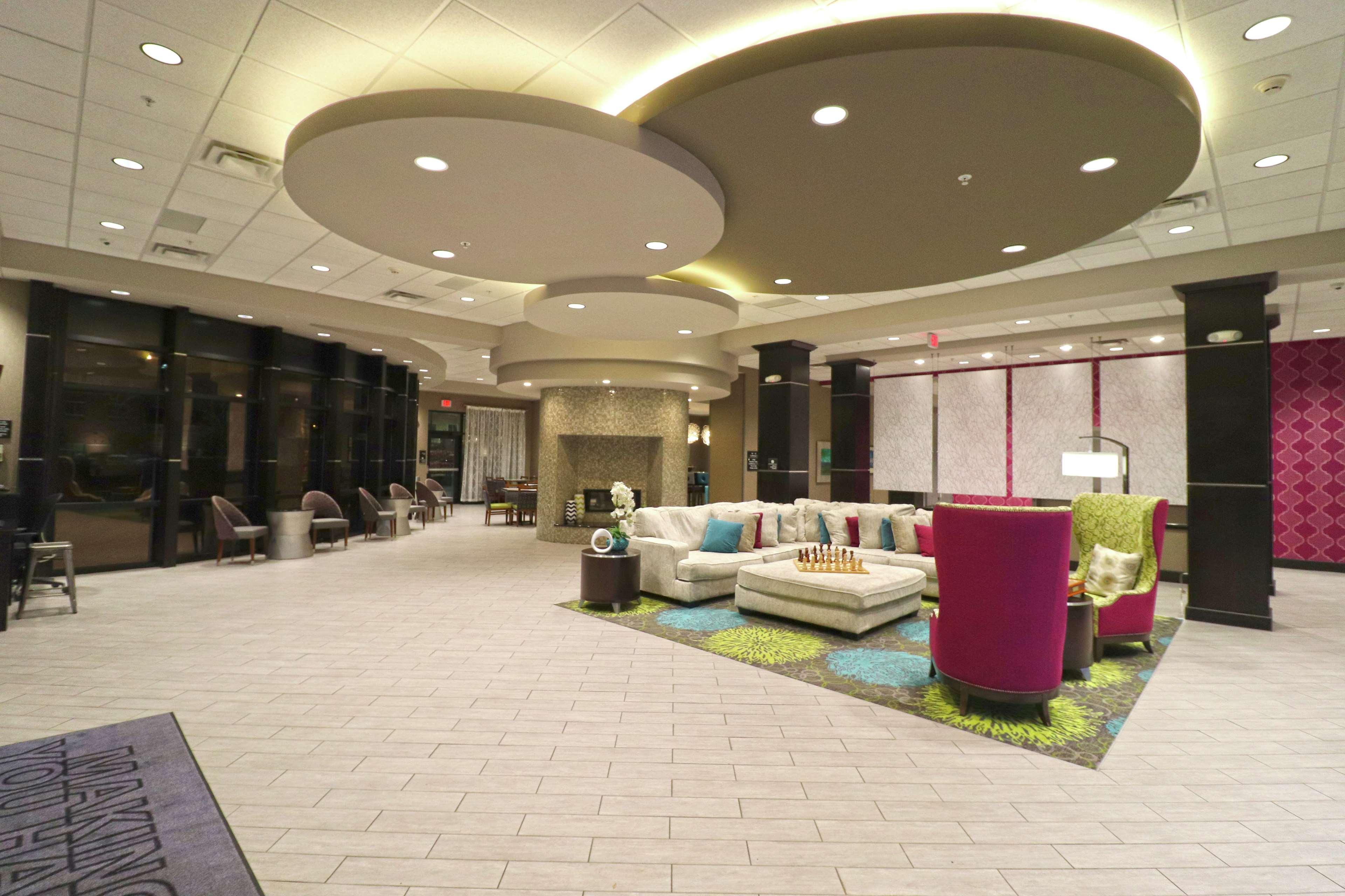 Hampton Inn Карни Экстерьер фото