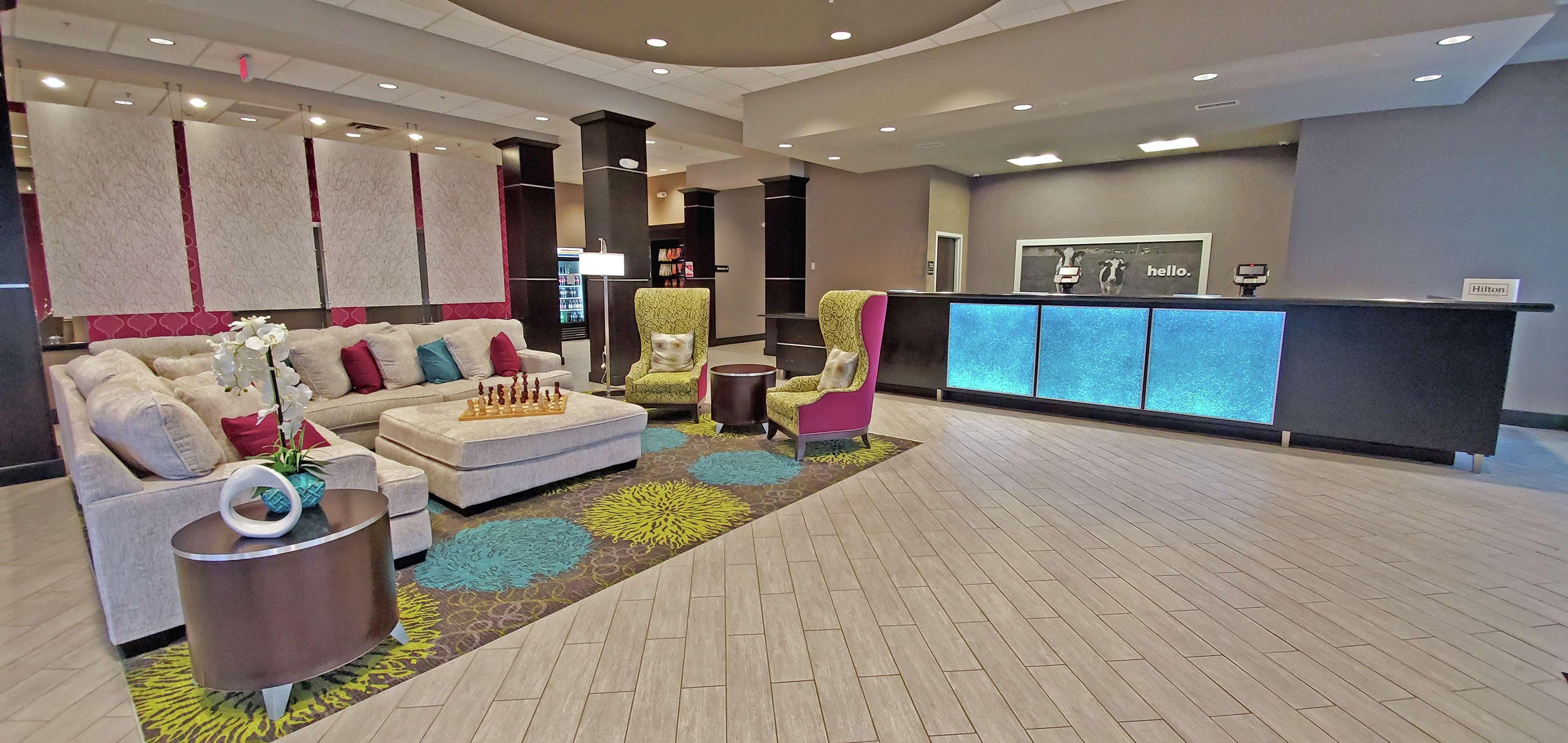 Hampton Inn Карни Экстерьер фото