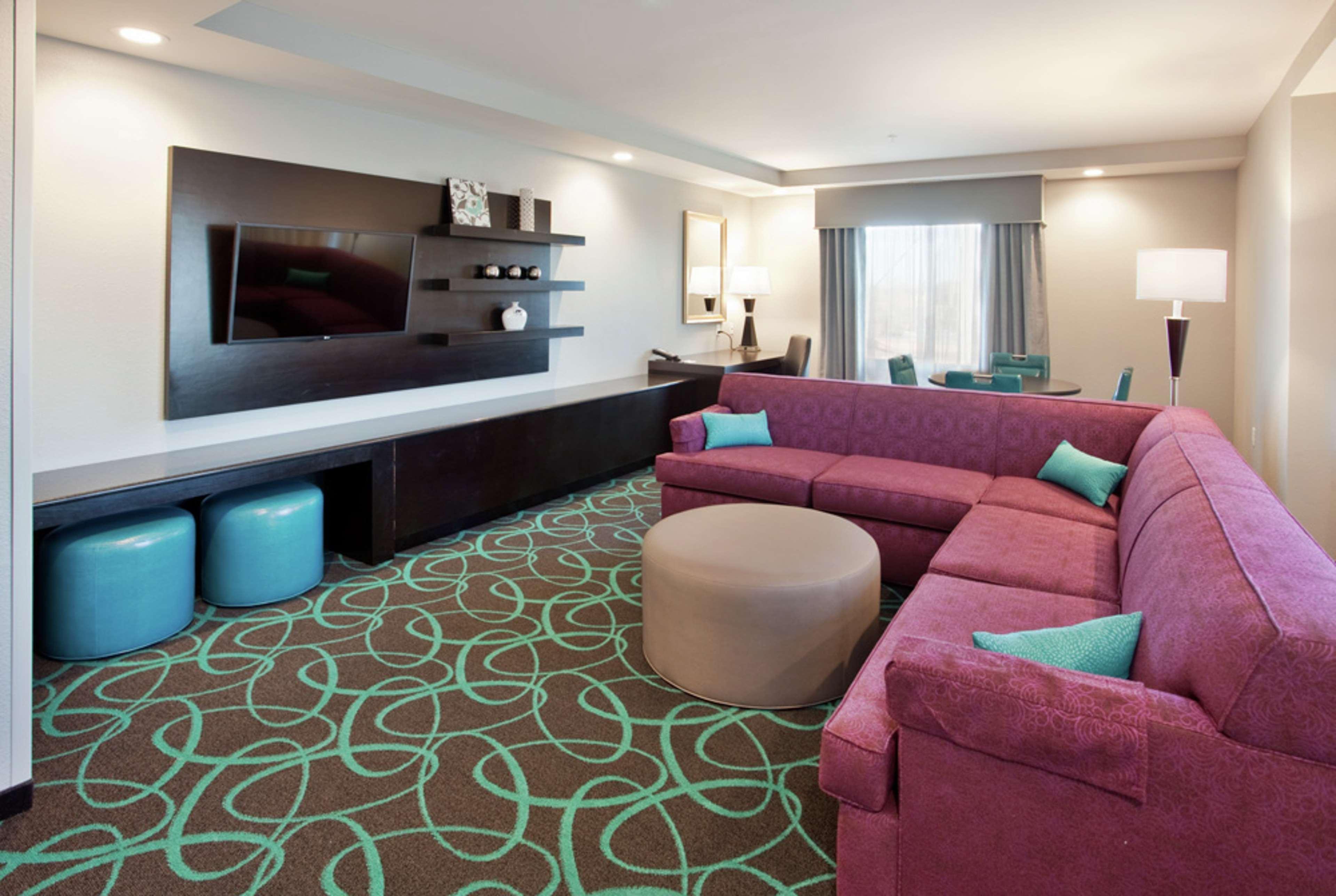 Hampton Inn Карни Экстерьер фото