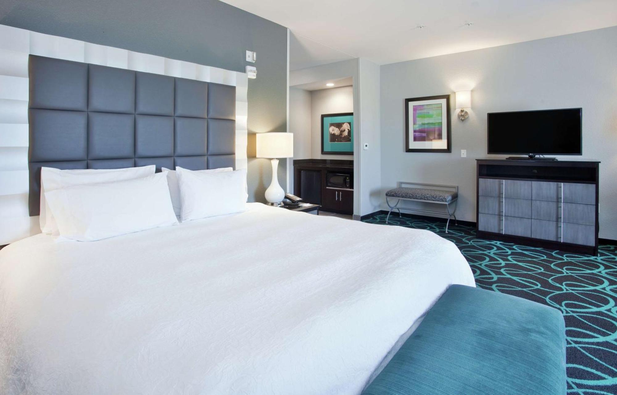 Hampton Inn Карни Экстерьер фото