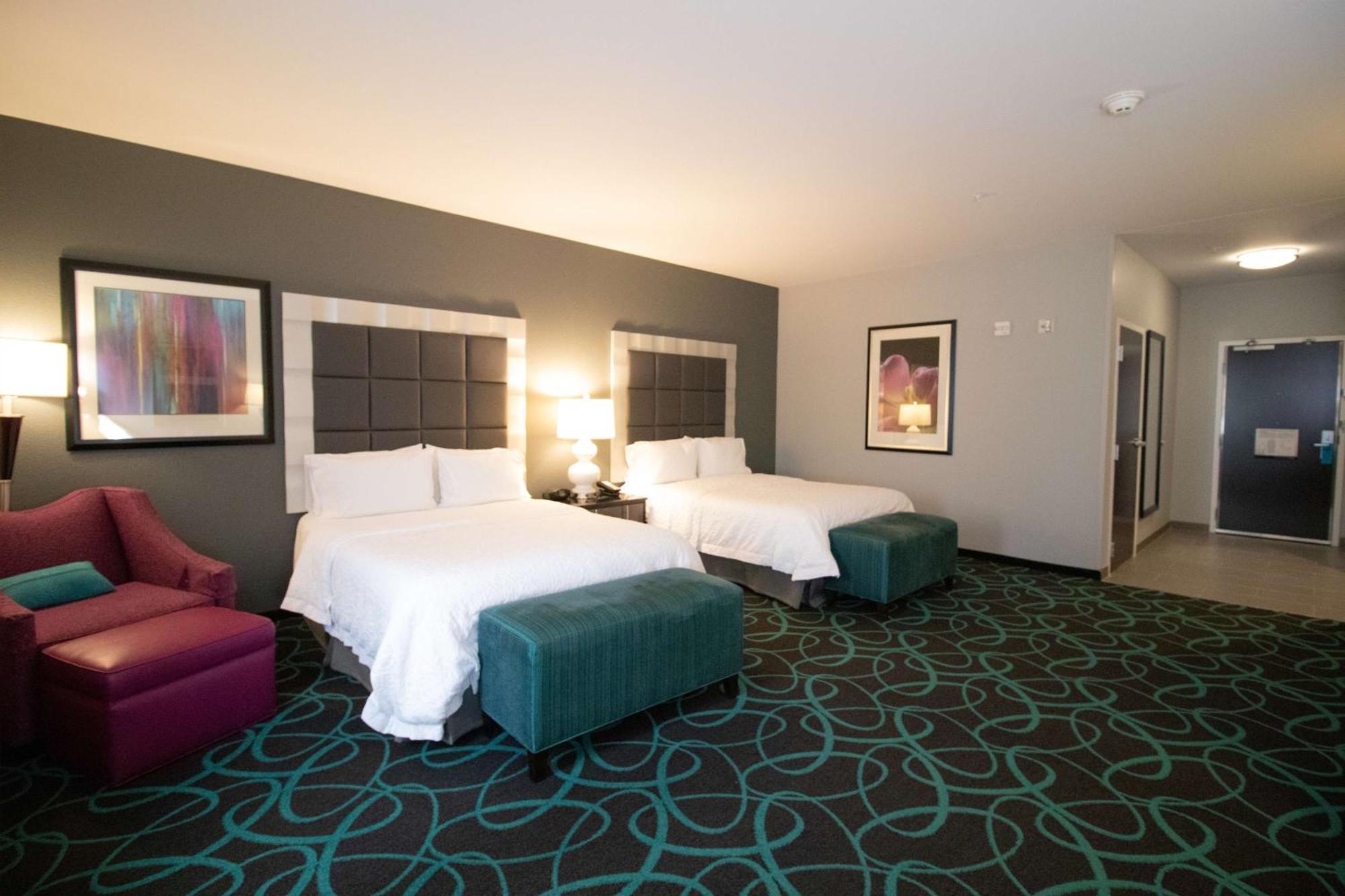 Hampton Inn Карни Экстерьер фото