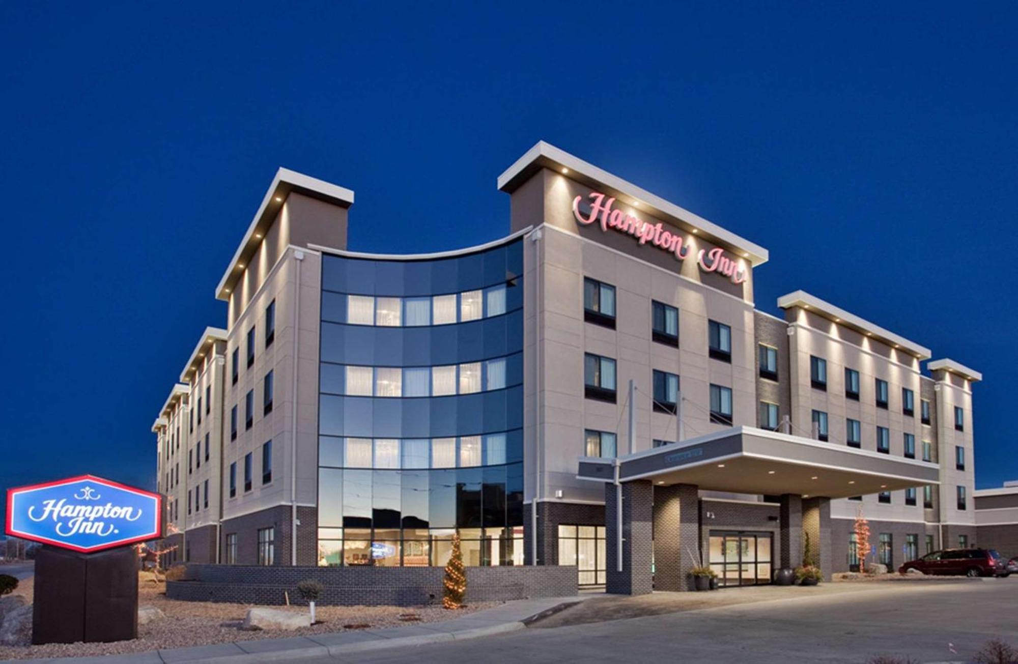 Hampton Inn Карни Экстерьер фото