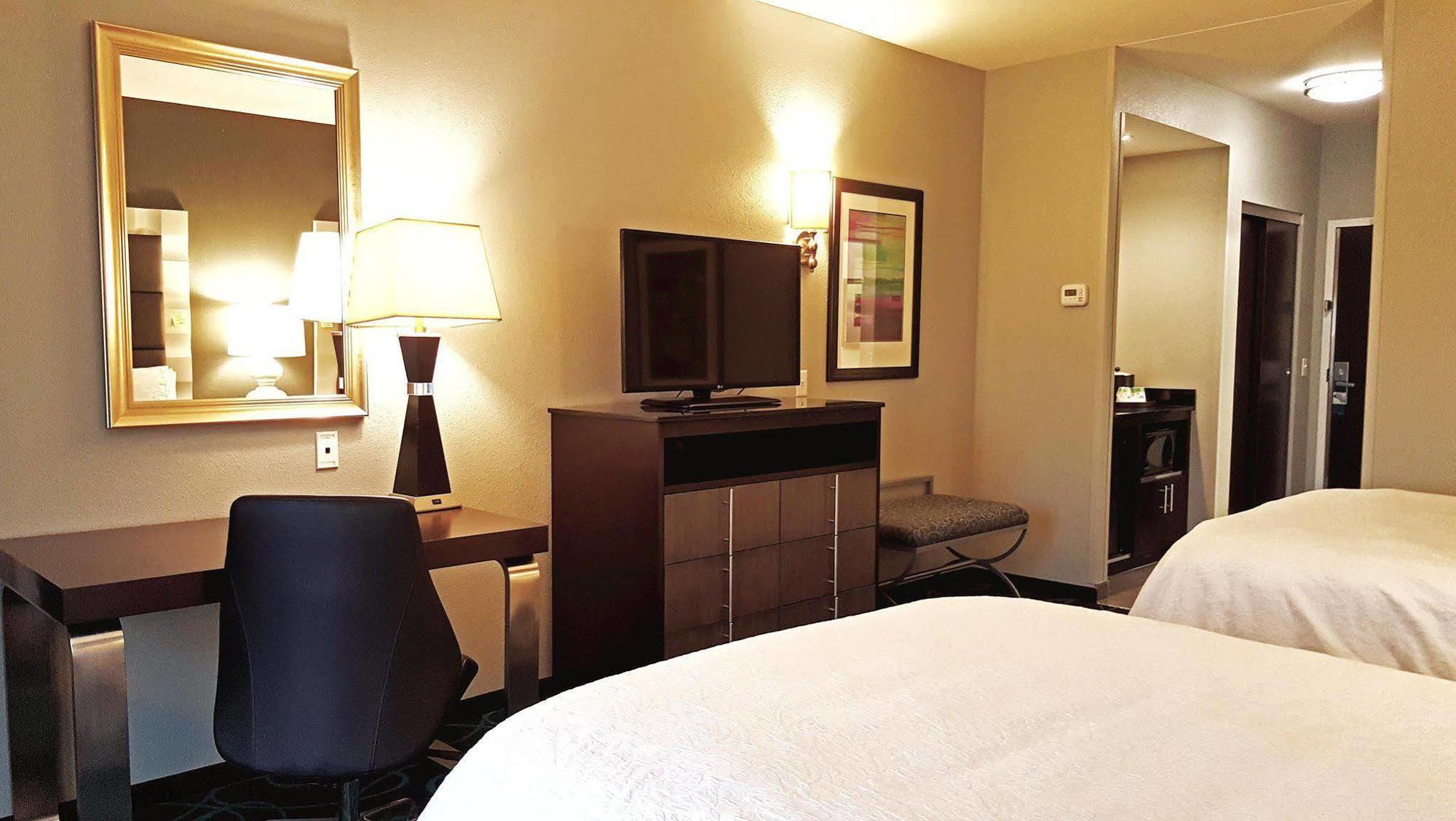 Hampton Inn Карни Экстерьер фото