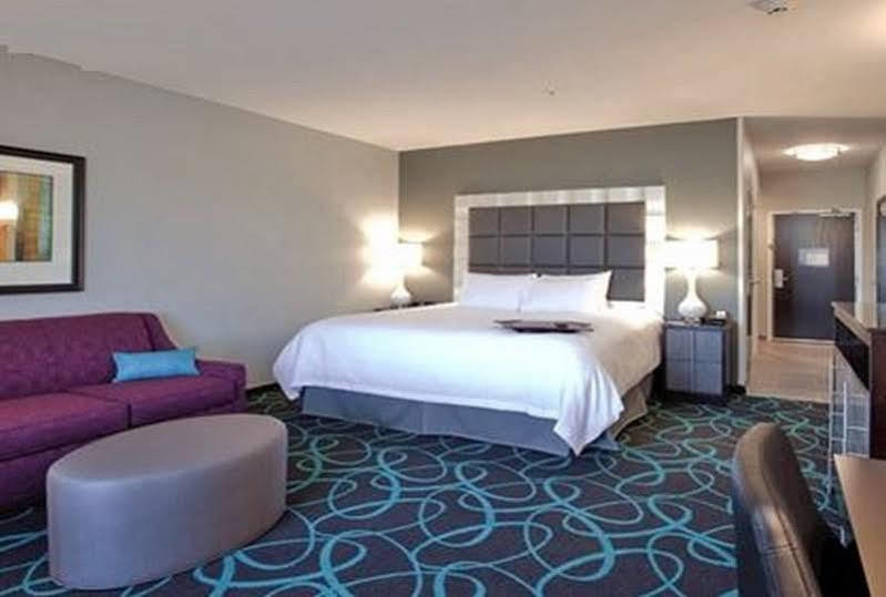 Hampton Inn Карни Экстерьер фото