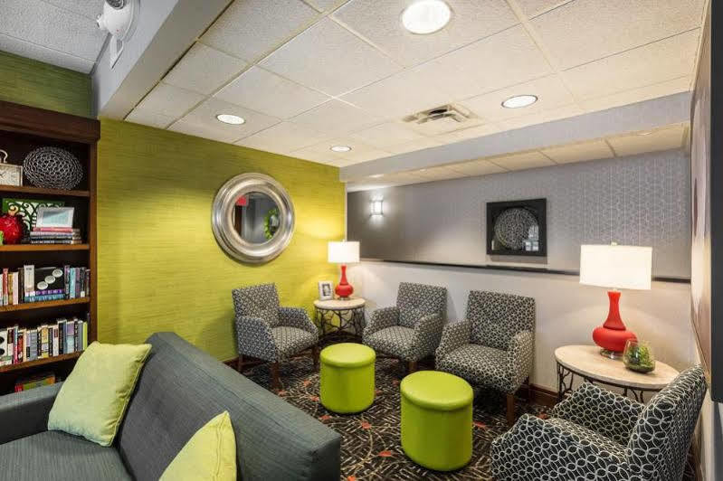 Hampton Inn Карни Экстерьер фото